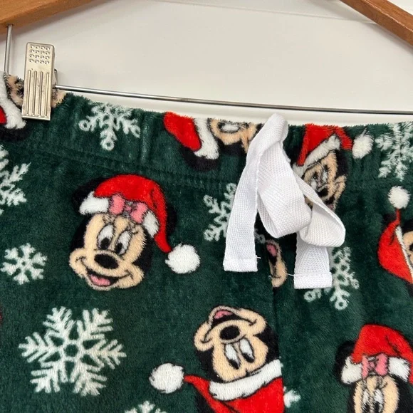 ⭐️NWT!⭐️ Disney Mickey Mouse Fuzzy Sleep Shorts Sz L w MEASUREMENTS Xmas Theme - Picture 3 of 8